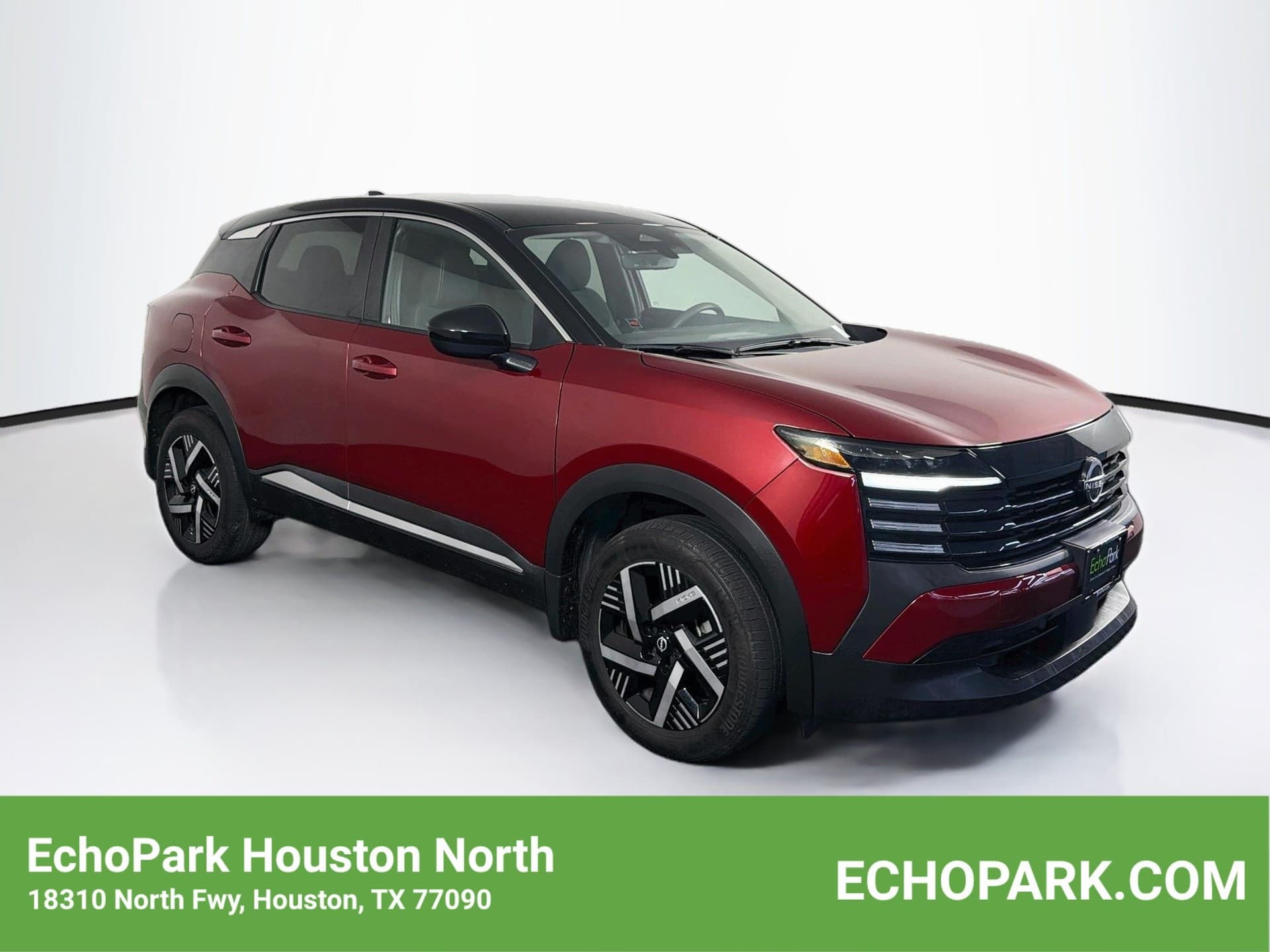 2025 Nissan Kicks SV — photo 1 of 30