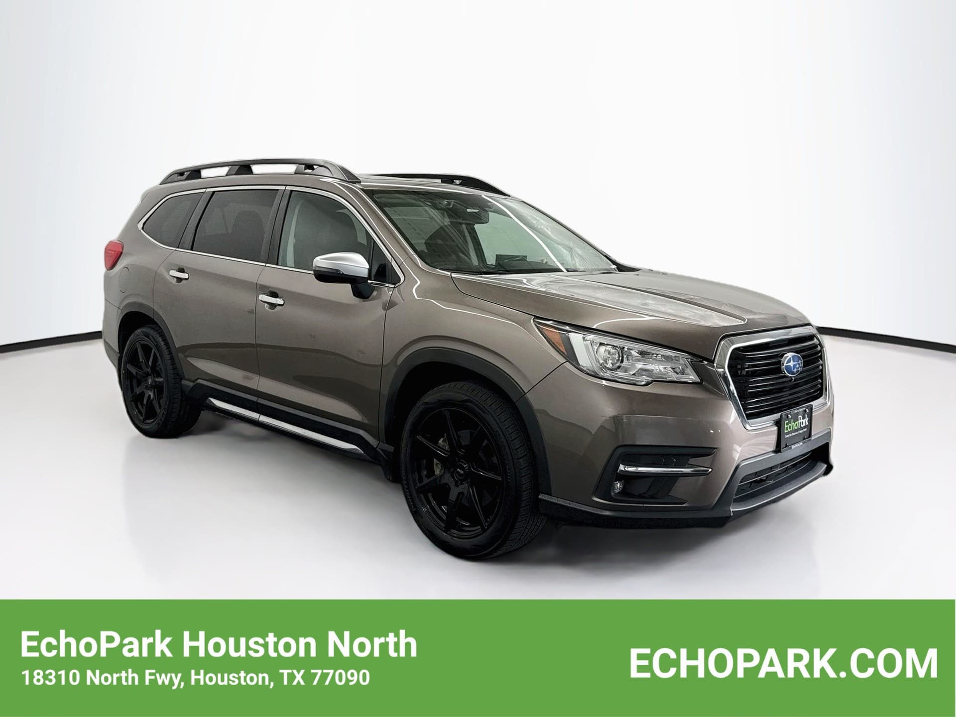 2022 Subaru Ascent Touring — photo 1 of 33