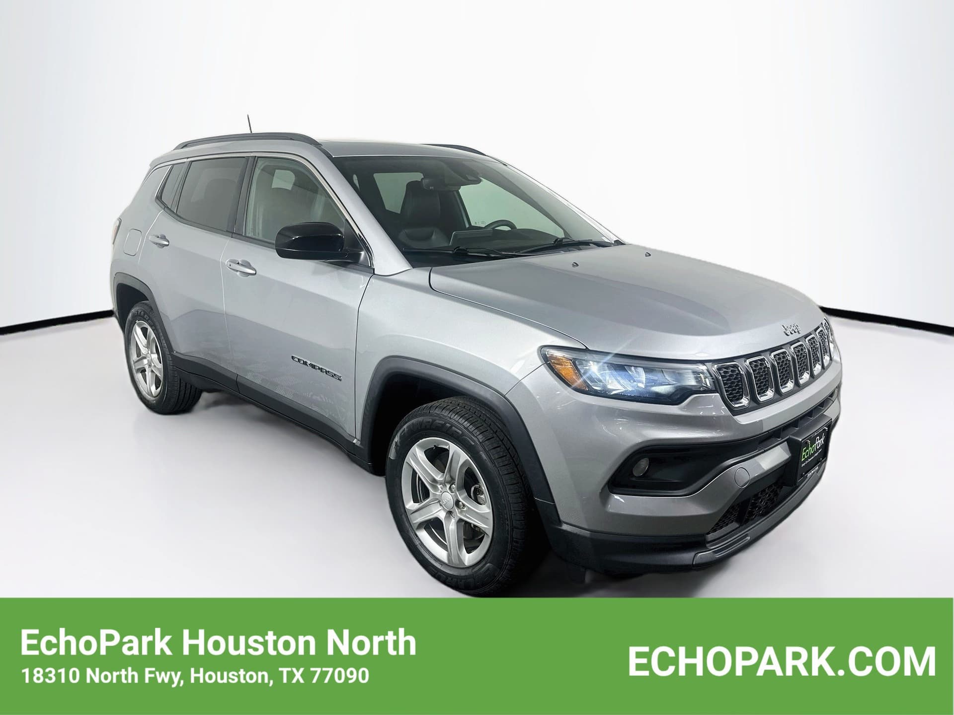 2023 Jeep Compass Latitude — photo 1 of 32
