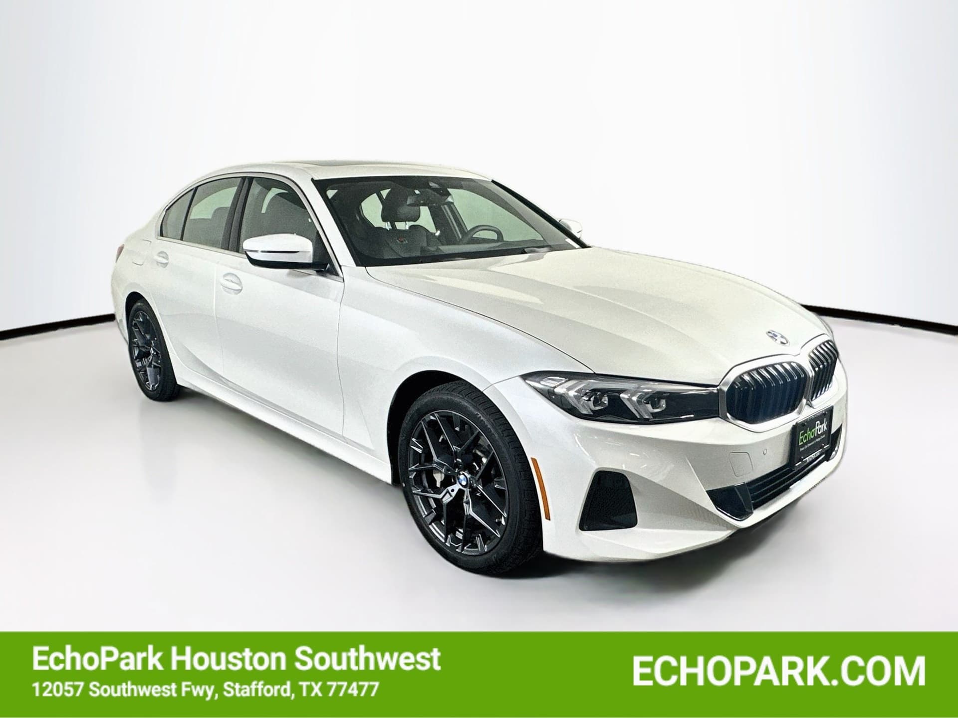 2026 BMW 330i Base — photo 1 of 32