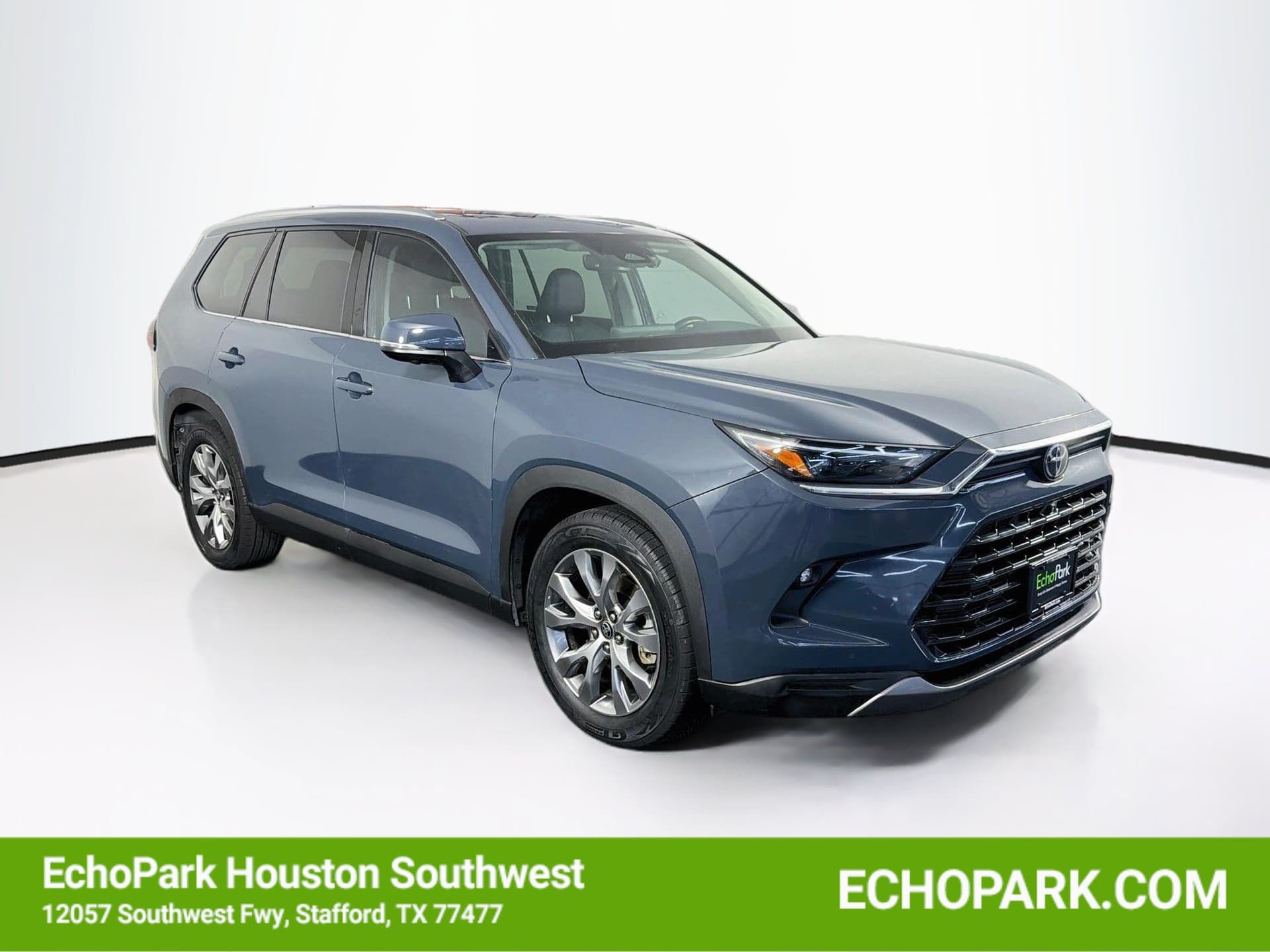 2024 Toyota Grand Highlander Base — photo 1 of 34
