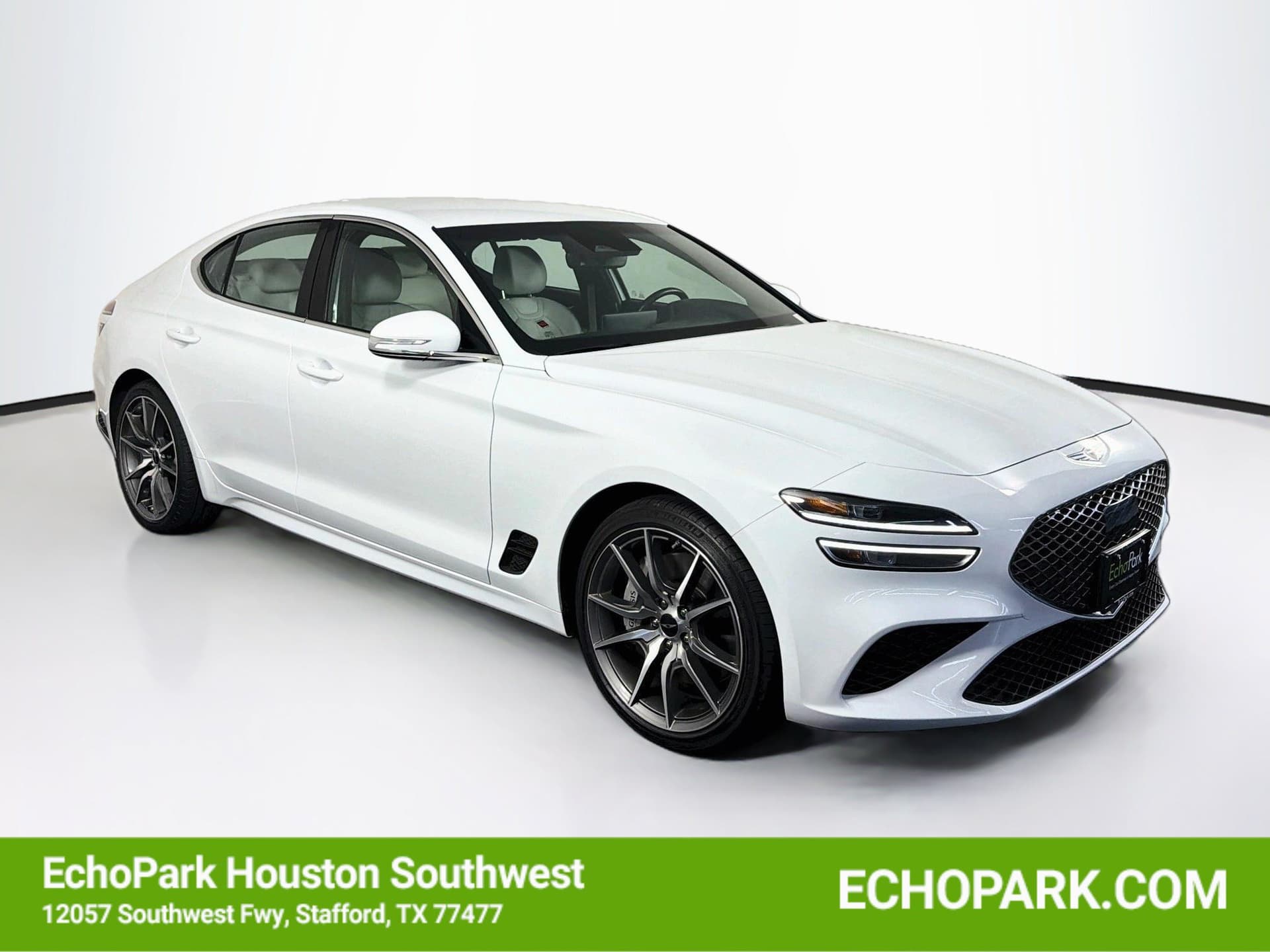 2025 Genesis G70 2.5T — photo 1 of 31