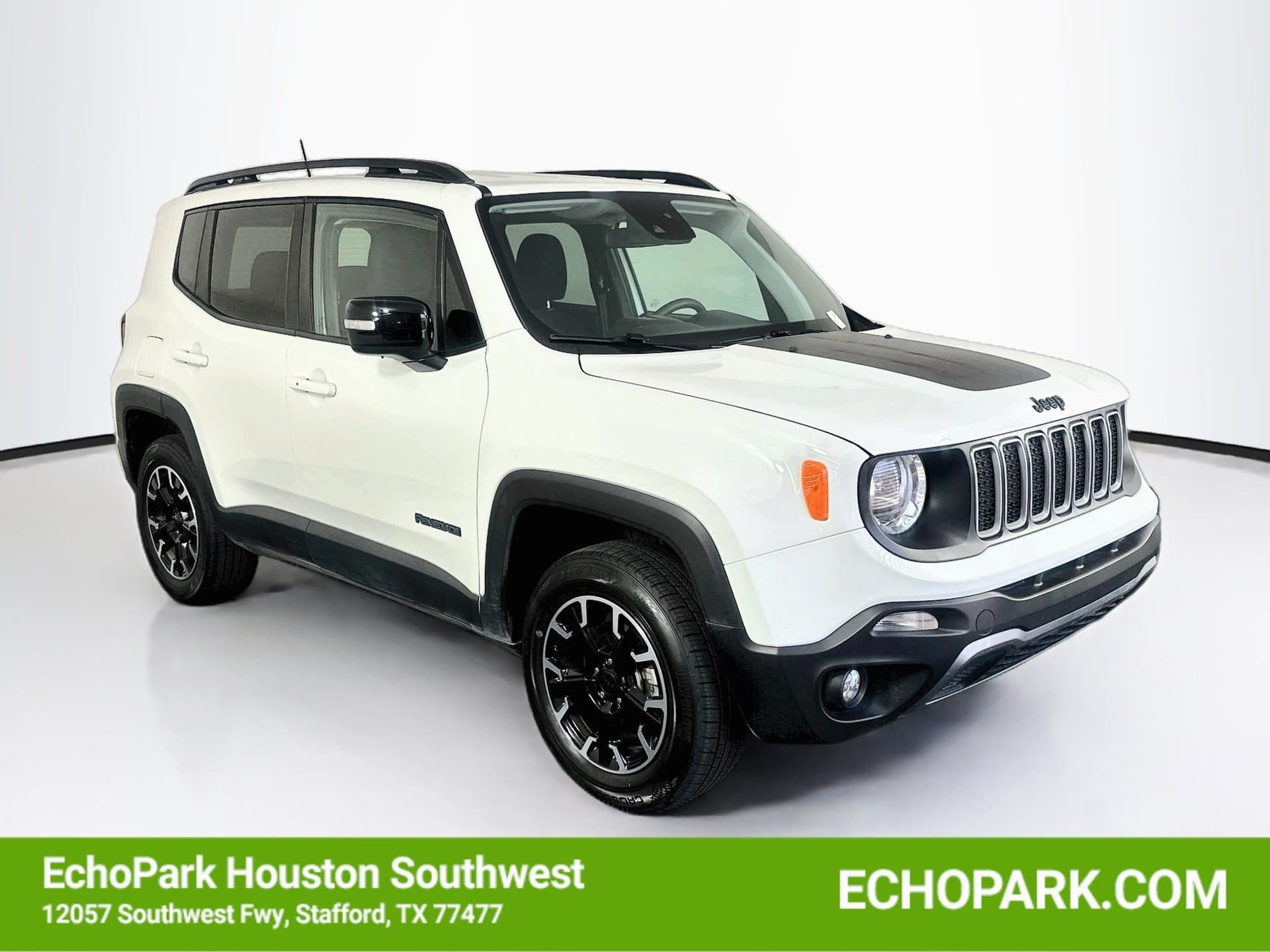 2023 Jeep Renegade Latitude — photo 1 of 30