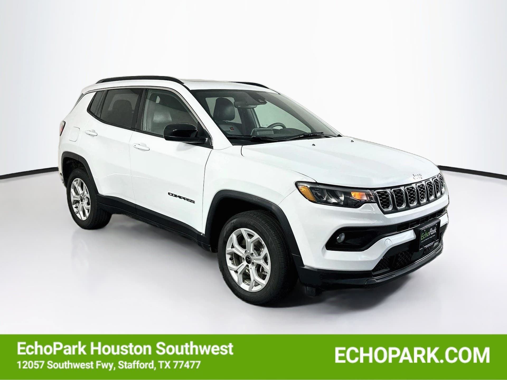 2025 Jeep Compass Latitude — photo 1 of 33