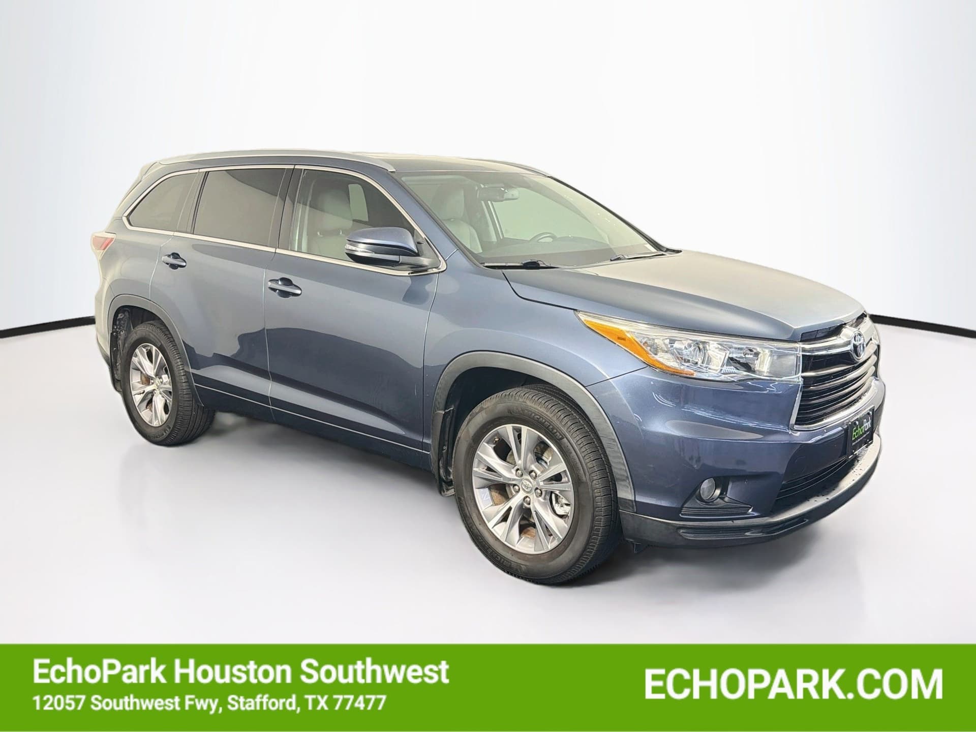 2015 Toyota Highlander XLE — photo 1 of 33