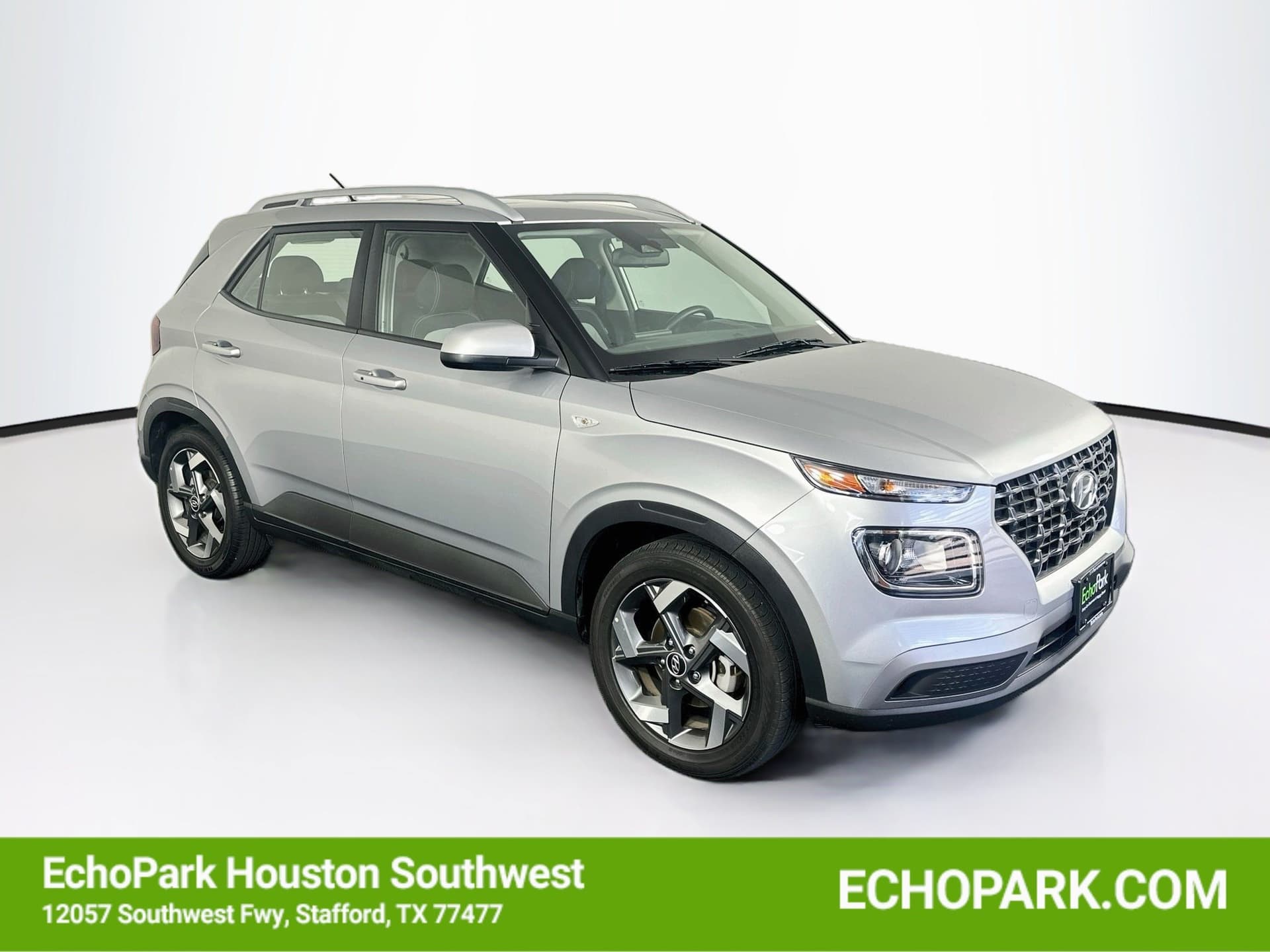 2025 Hyundai Venue SEL — photo 1 of 29