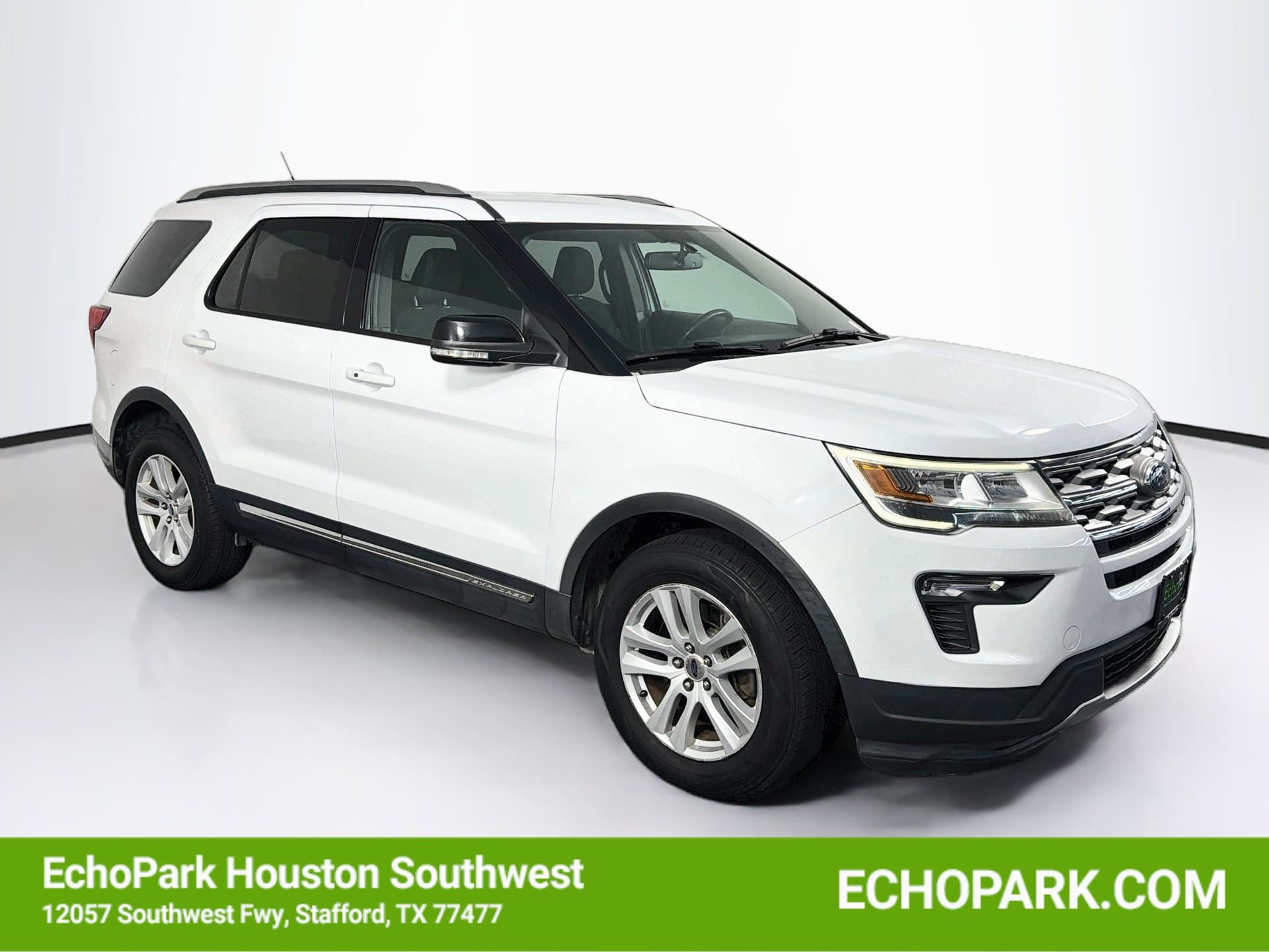 2018 Ford Explorer XLT — photo 1 of 32