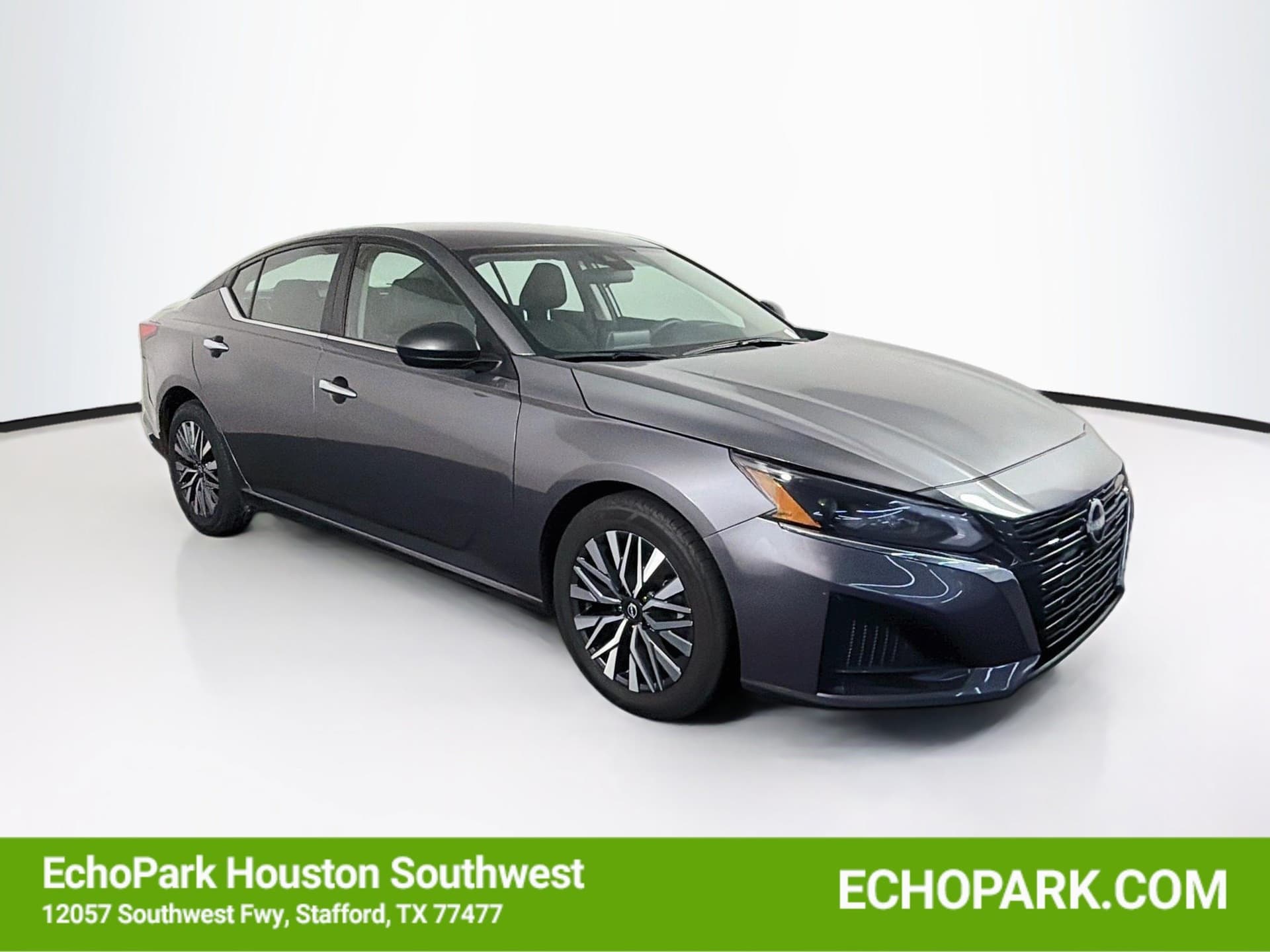 2025 Nissan Altima SV — photo 1 of 30