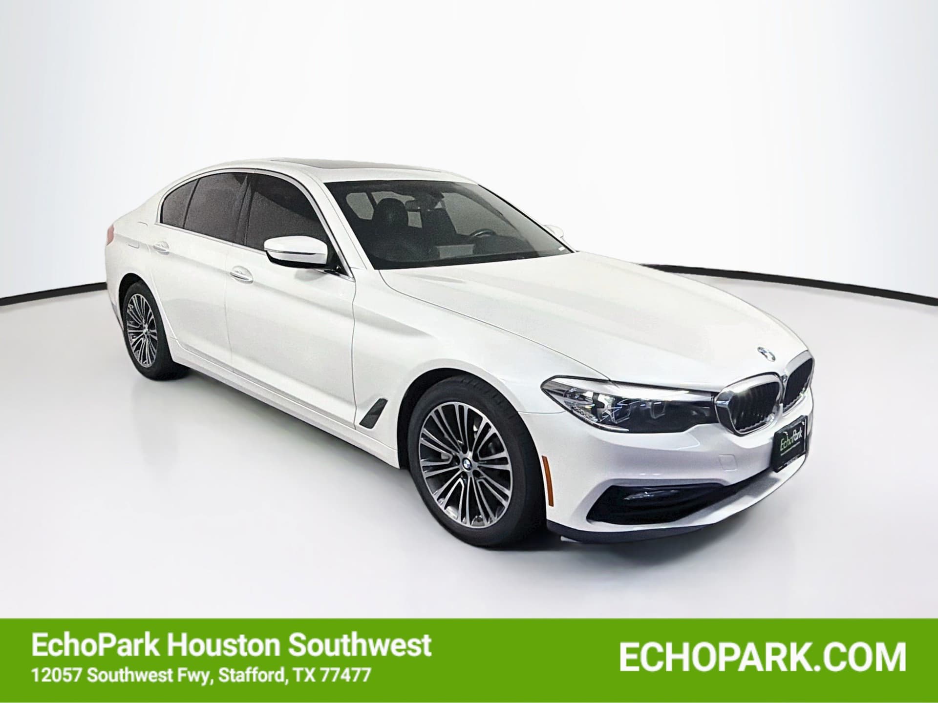 2018 BMW 5 Series 530i — photo 1 of 32