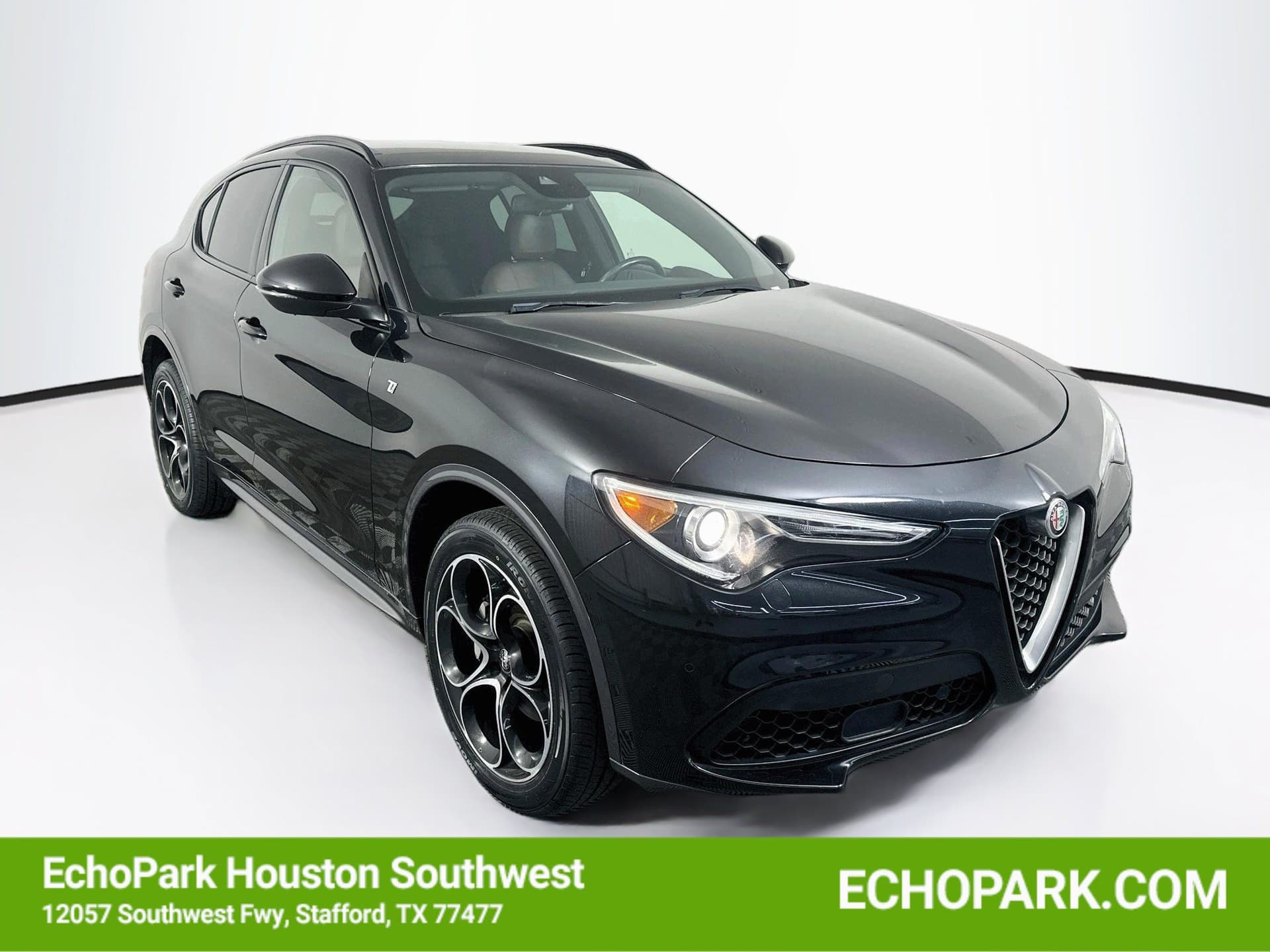 2023 Alfa Romeo Stelvio Ti — photo 1 of 33