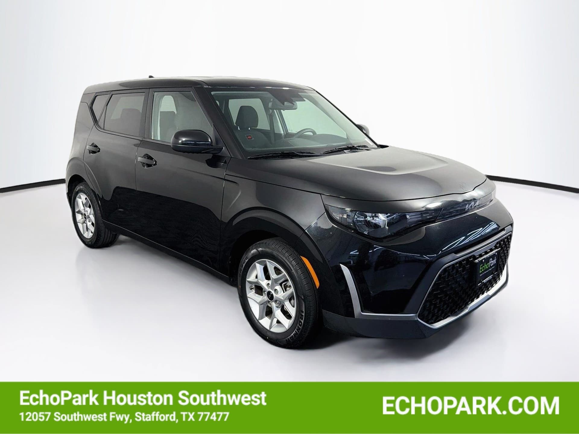 2025 Kia Soul LX — photo 1 of 30
