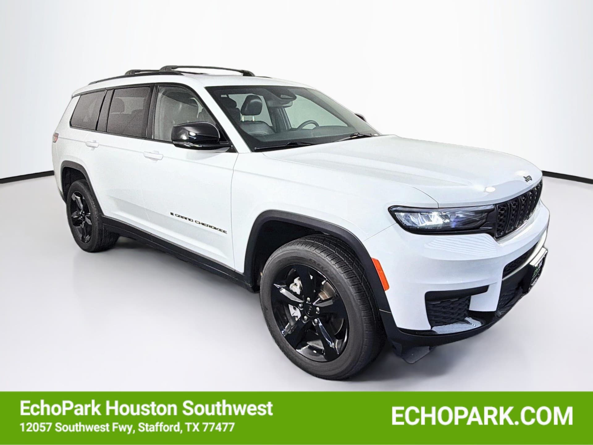 2023 Jeep Grand Cherokee L Base — photo 1 of 33