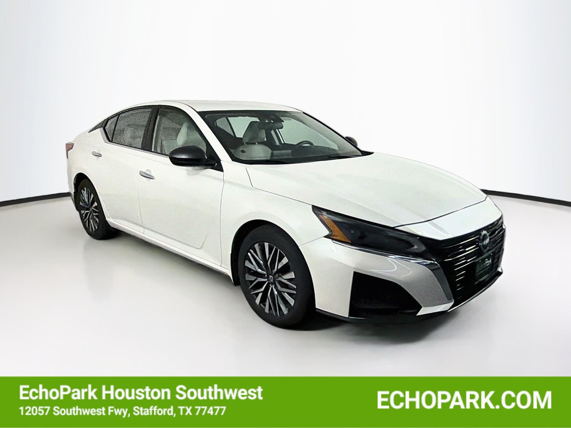 2024 Nissan Altima 2.5 SV — photo 1 of 30