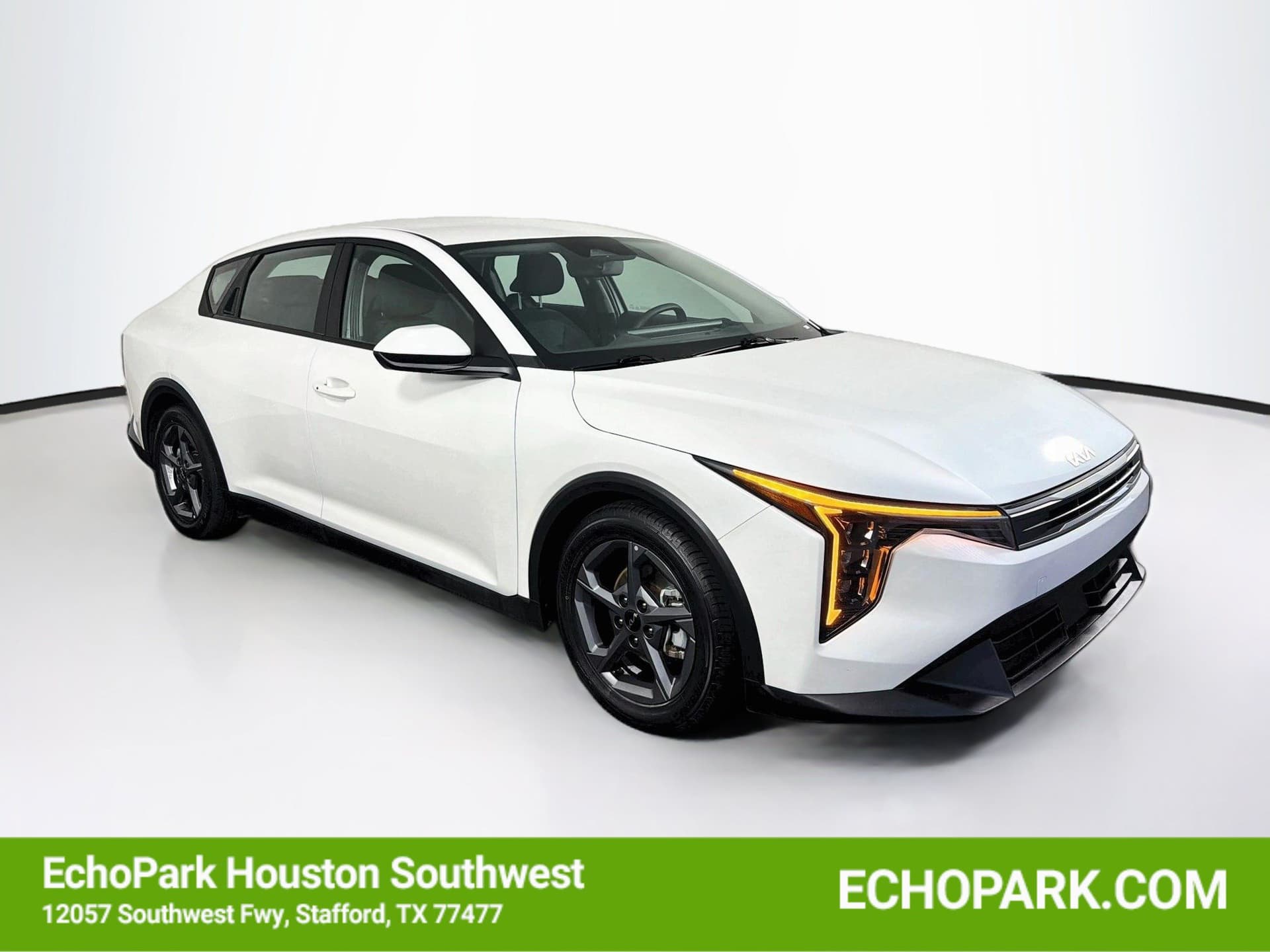 2025 Kia K4 LXS — photo 1 of 31