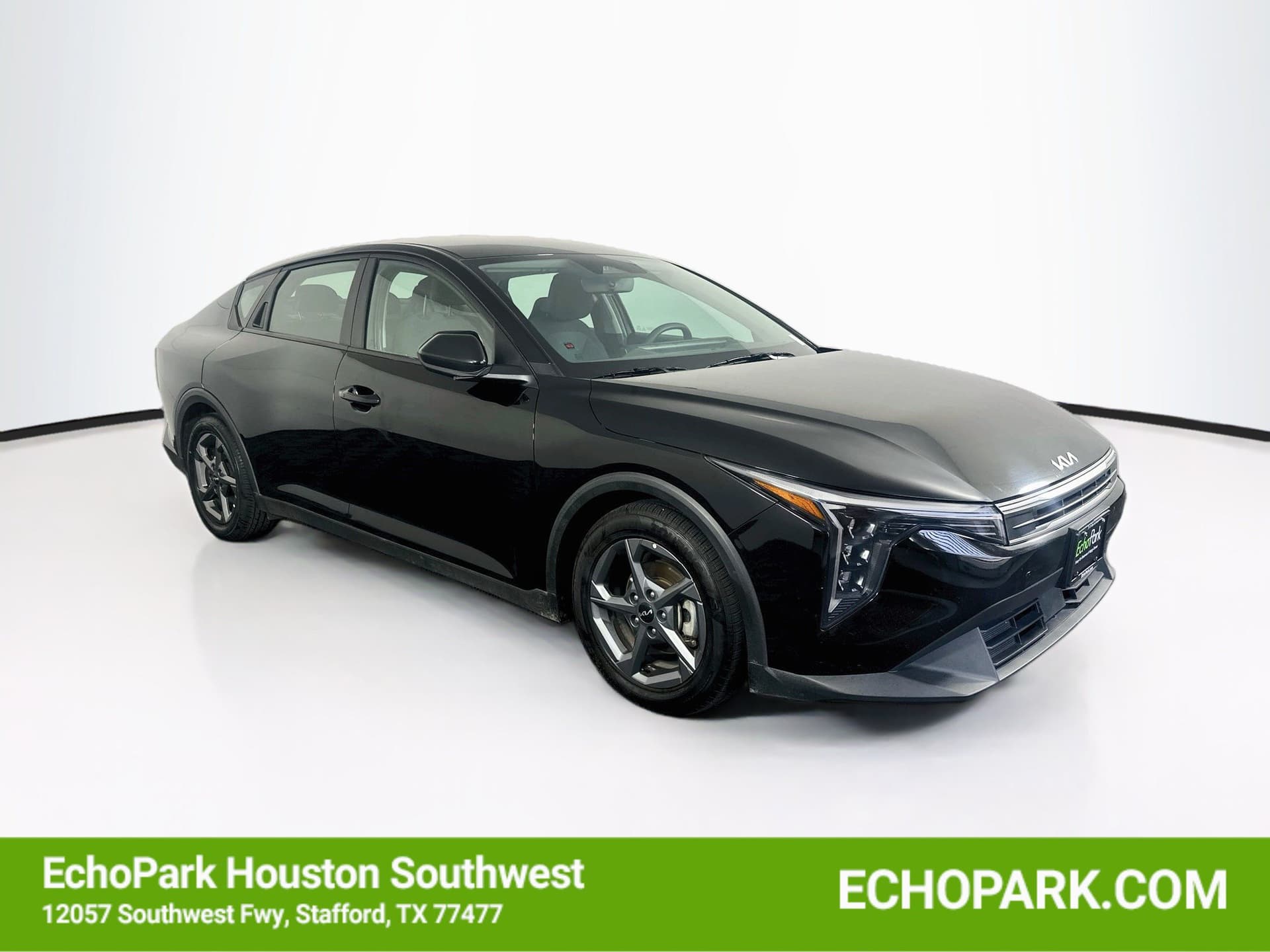 2025 Kia K4 LXS — photo 1 of 29