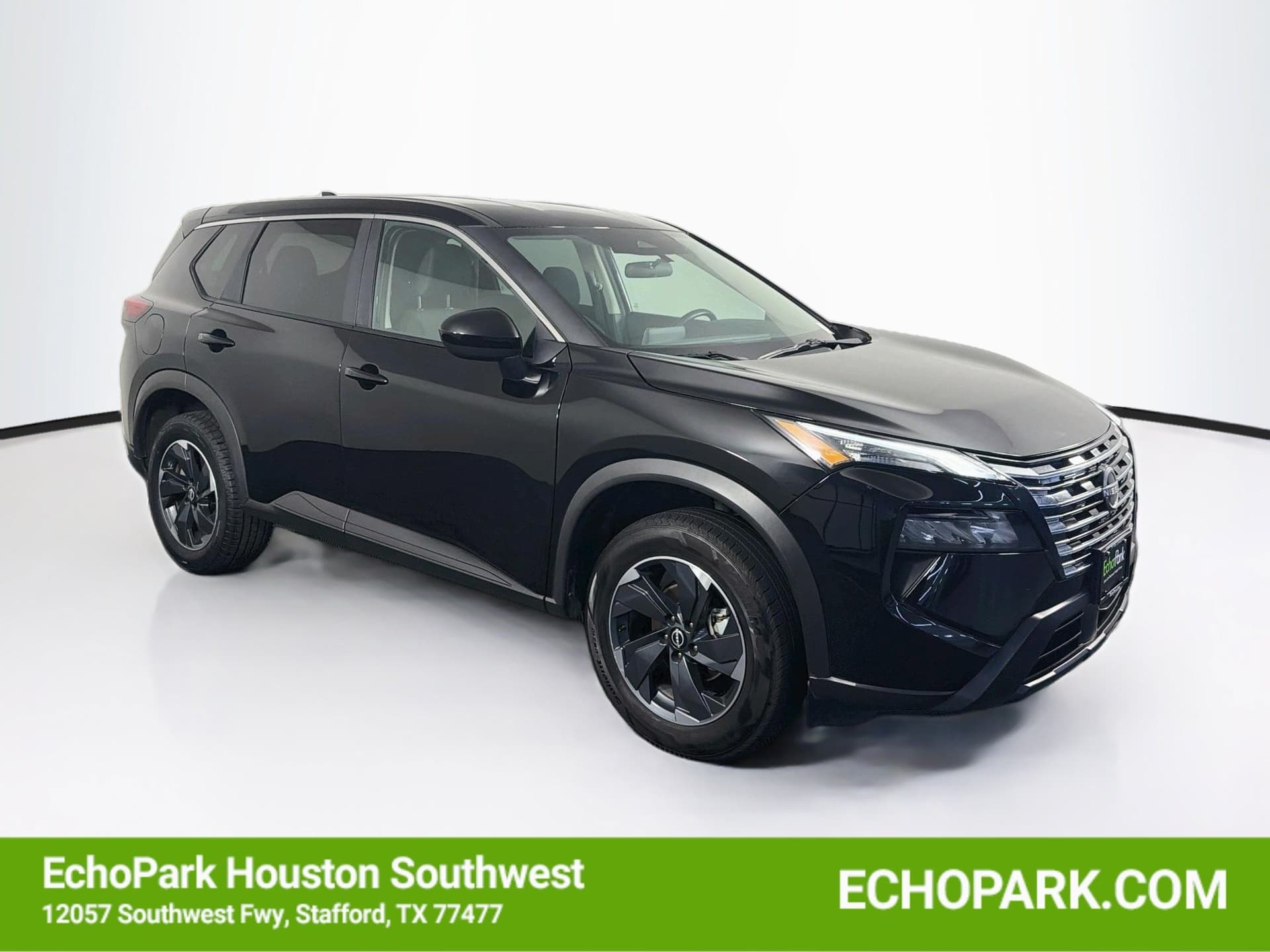 2025 Nissan Rogue SV — photo 1 of 31
