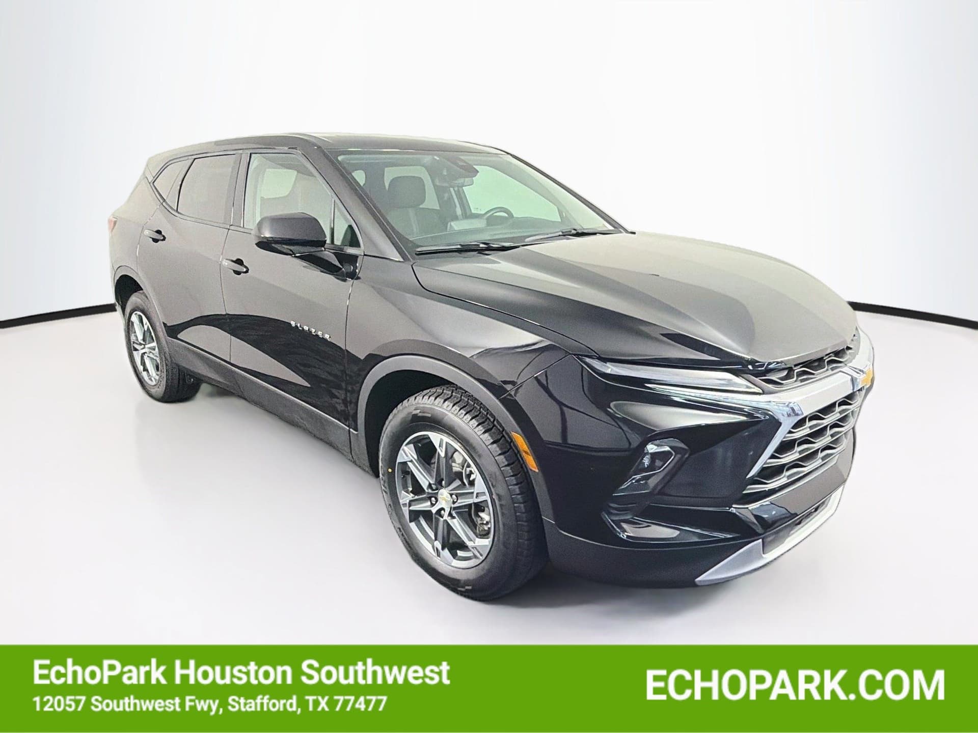 2025 Chevrolet Blazer LT — photo 1 of 30