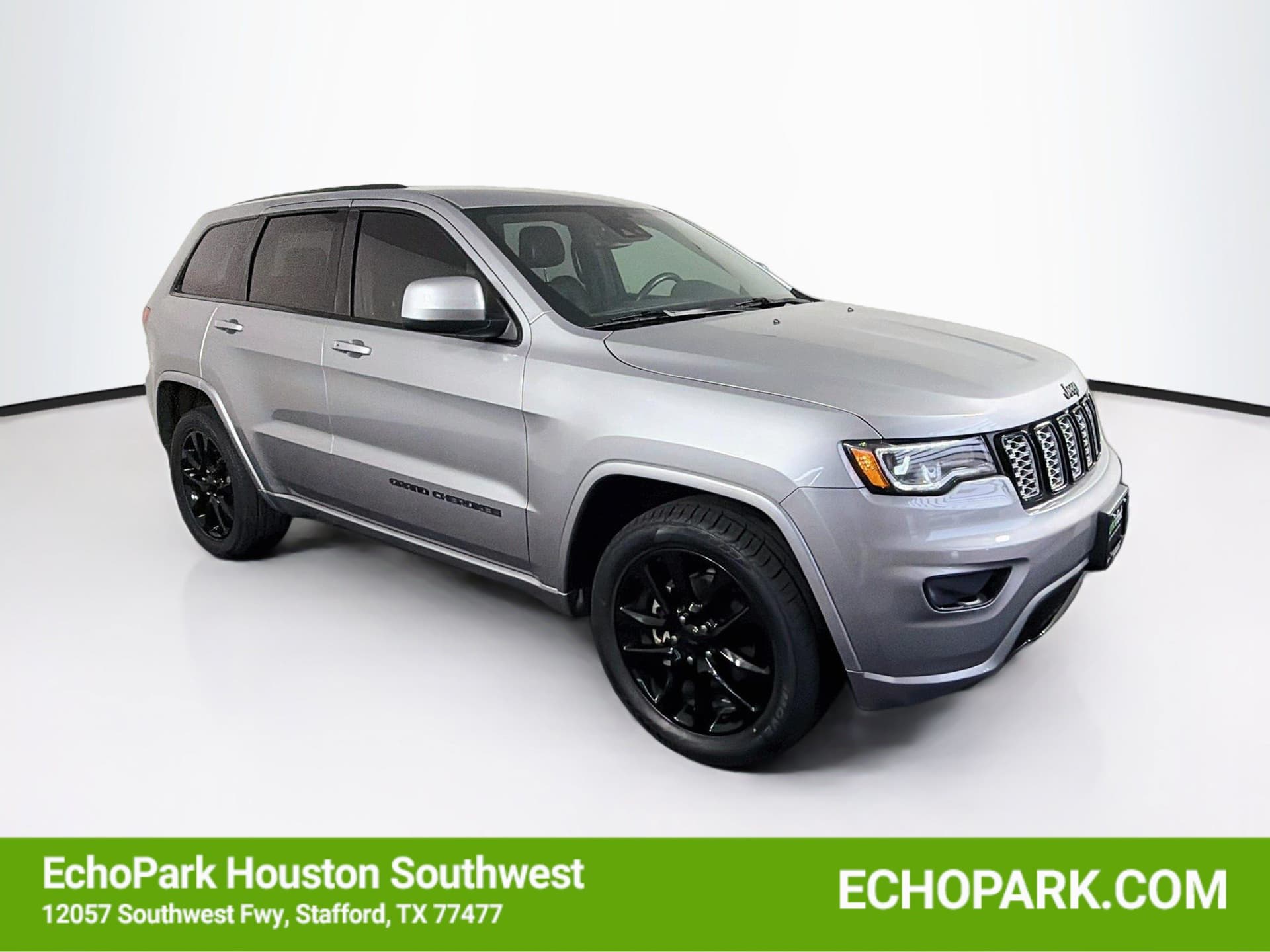 2020 Jeep Grand Cherokee Altitude — photo 1 of 32