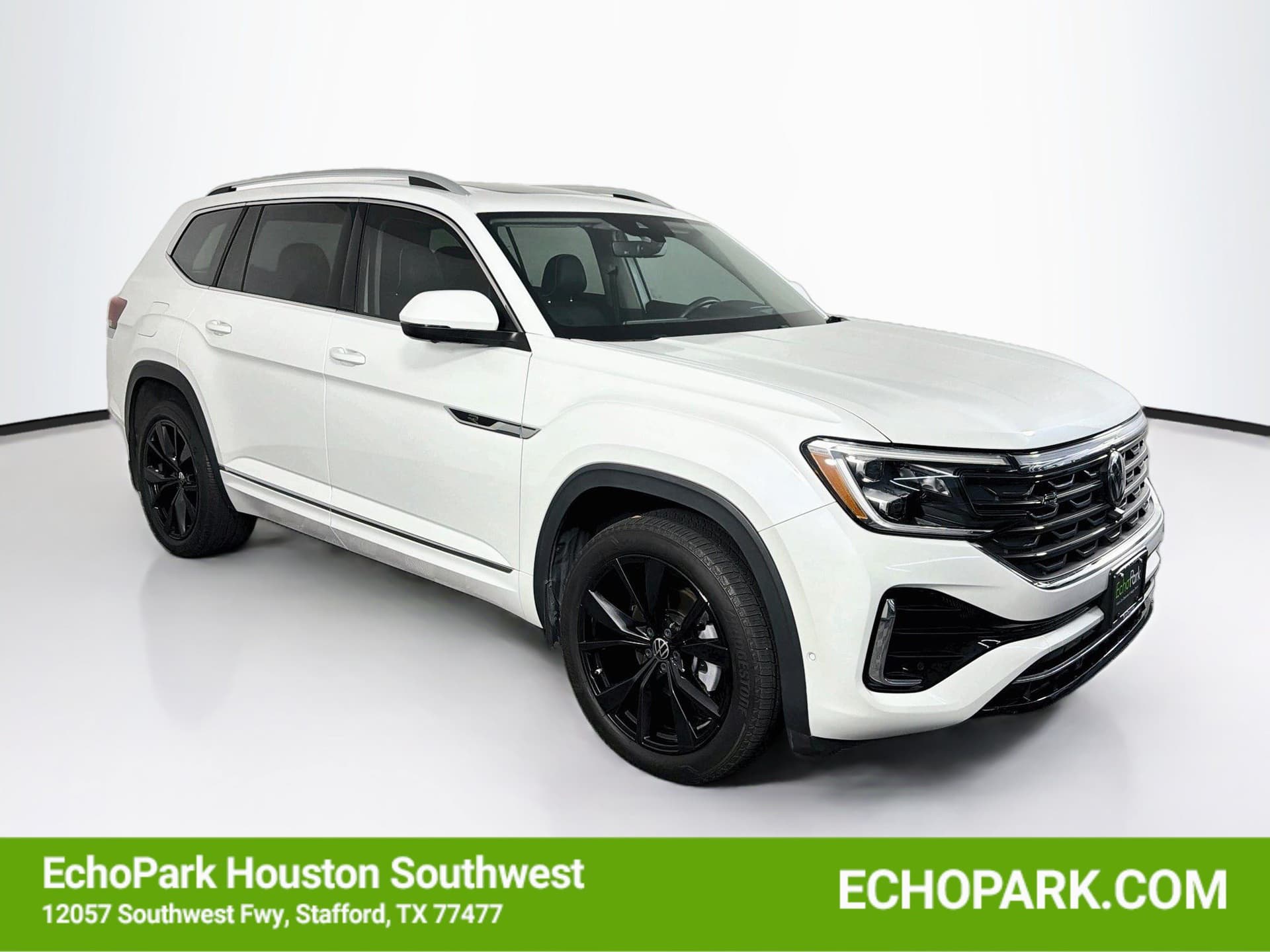2024 Volkswagen Atlas 2.0T SEL Premium R-Line — photo 1 of 34