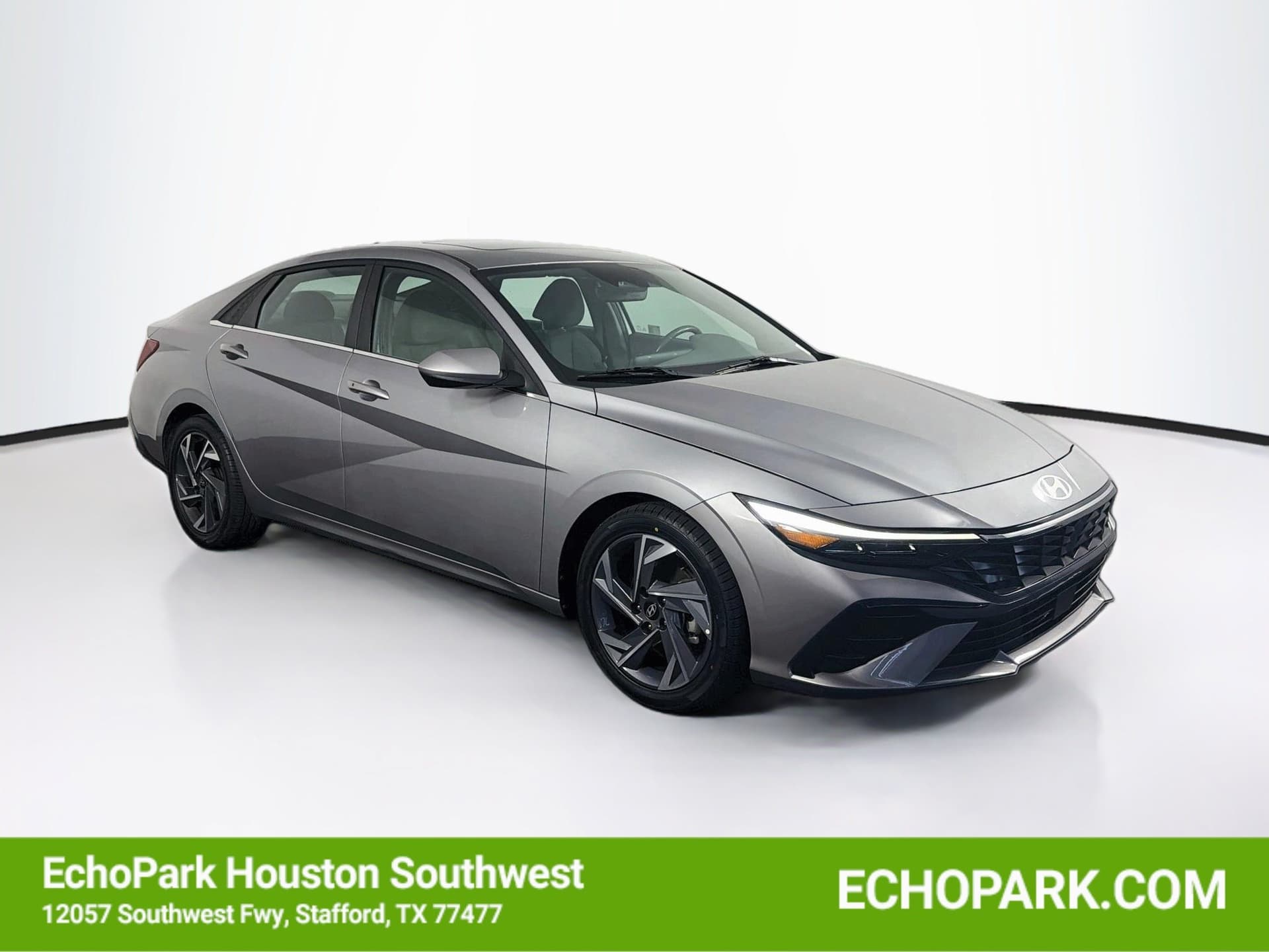 2025 Hyundai Elantra SEL Convenience — photo 1 of 32