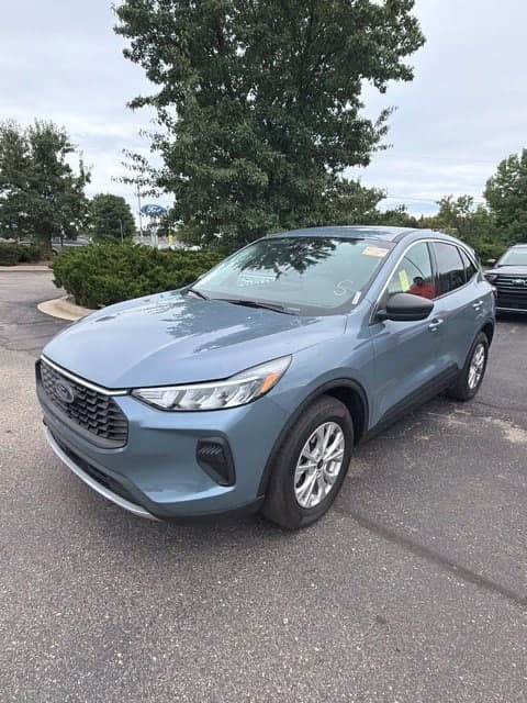2023 Ford Escape Active — photo 1 of 3