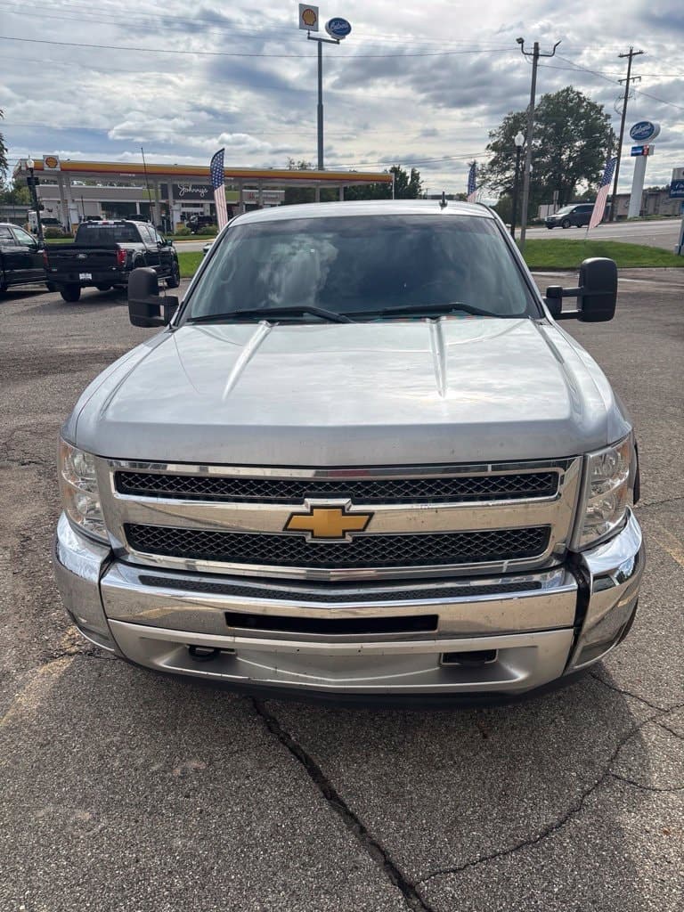 2013 Chevrolet Silverado 1500 LT — photo 1 of 5