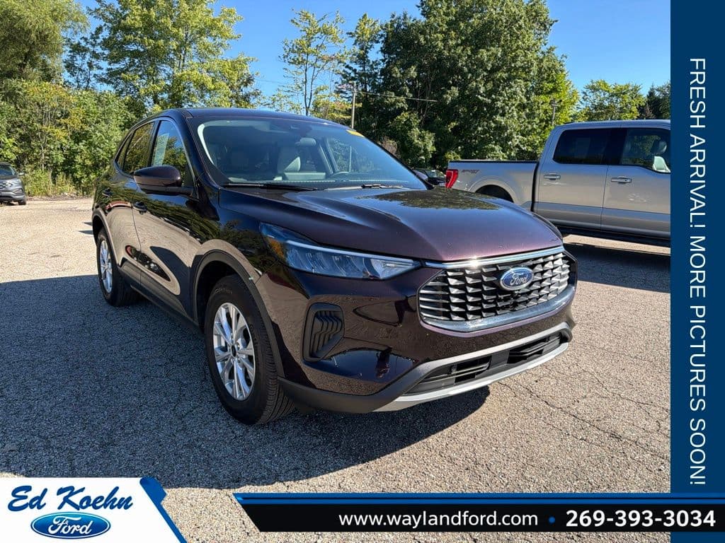 2023 Ford Escape Active — photo 1 of 3