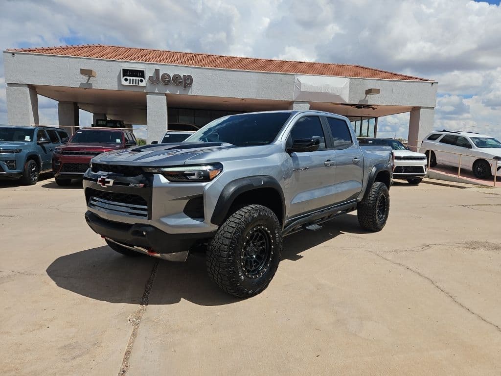2025 Chevrolet Colorado 4WD ZR2 — photo 1 of 31