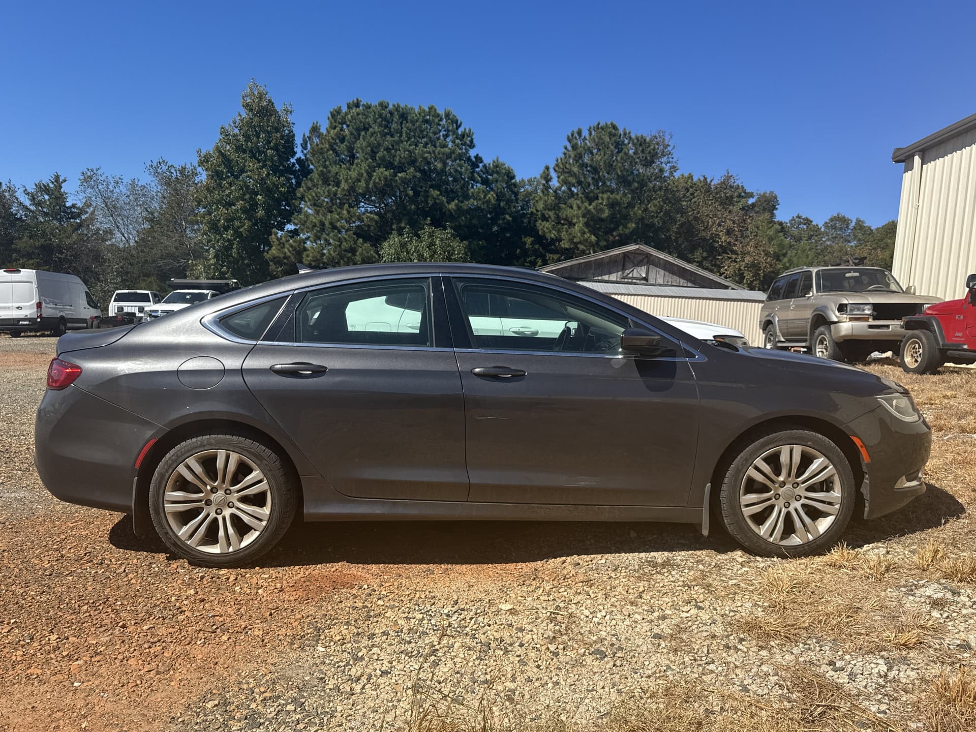 2015 Chrysler 200 Limited — photo 1 of 6