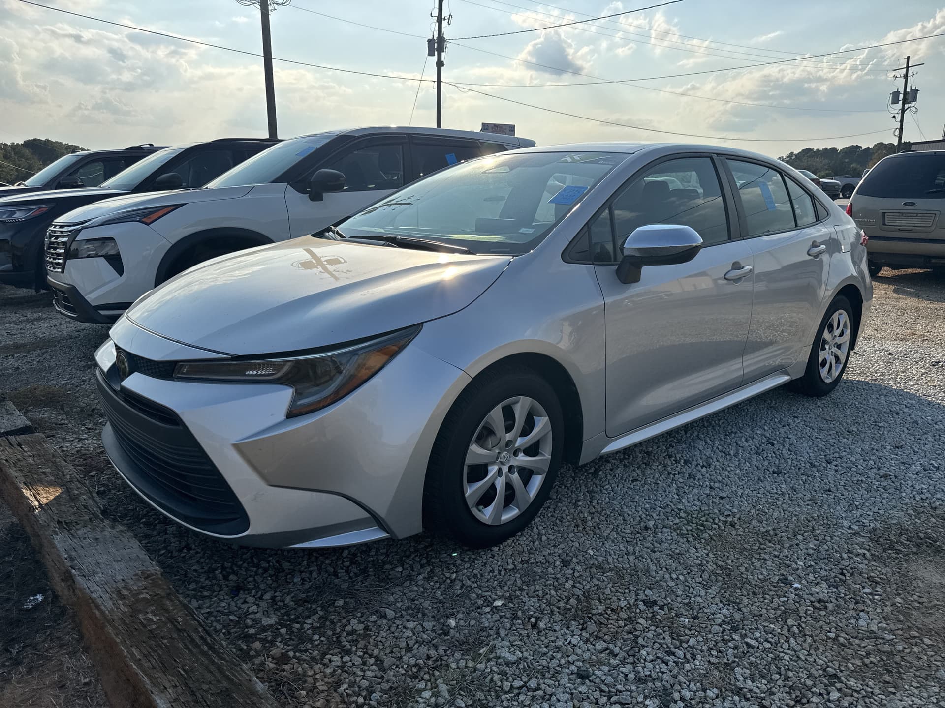 2023 Toyota Corolla LE — photo 1 of 6