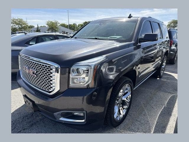 2017 GMC Yukon Denali — photo 1 of 11