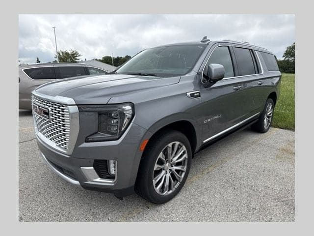 2022 GMC Yukon XL Denali — photo 1 of 13