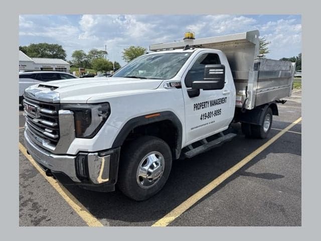 2024 GMC Sierra 3500HD SLE — photo 1 of 11
