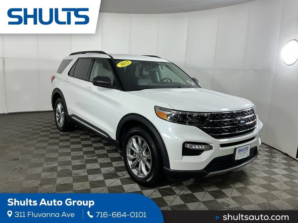2023 Ford Explorer XLT — photo 1 of 28