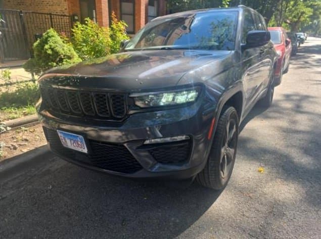 2023 Jeep Grand Cherokee Limited — photo 1 of 8