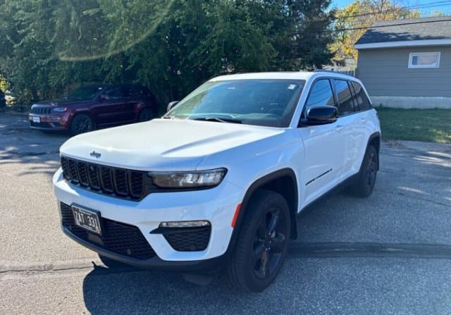2024 Jeep Grand Cherokee Limited — photo 1 of 9
