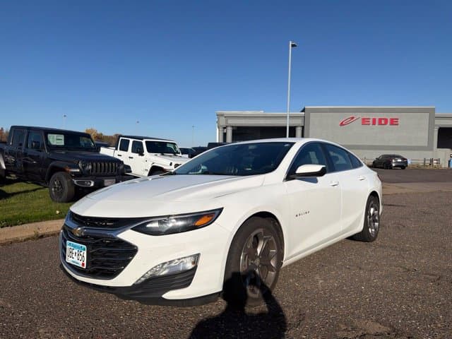 2020 Chevrolet Malibu LT — photo 1 of 19