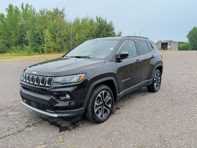 2024 Jeep Compass Limited — photo 1 of 17