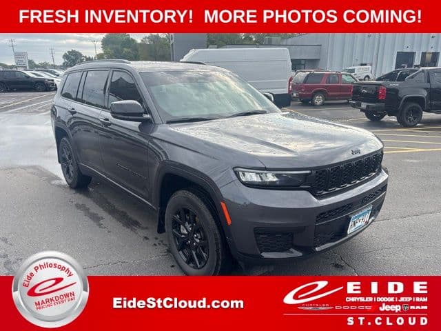 2024 Jeep Grand Cherokee L Altitude X — photo 1 of 19
