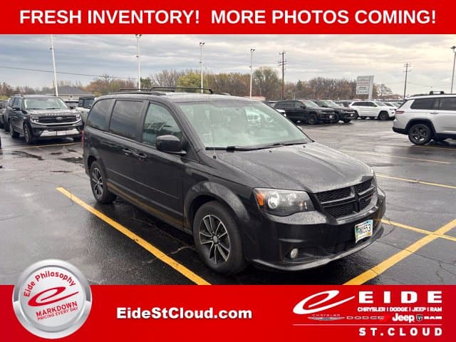 2017 Dodge Grand Caravan GT — photo 1 of 20