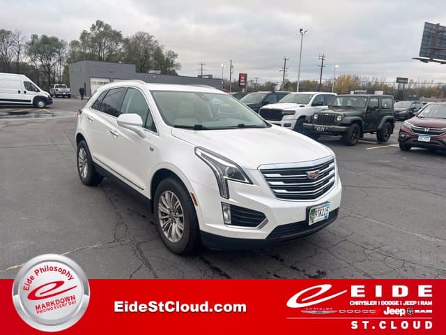 2017 Cadillac XT5 Luxury AWD — photo 1 of 23