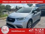 2023 Chrysler Pacifica Limited — photo 1 of 19