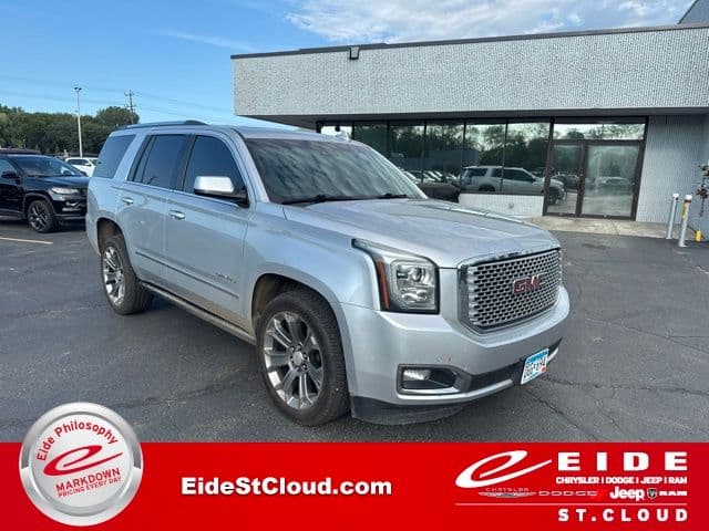 2017 GMC Yukon Denali — photo 1 of 25