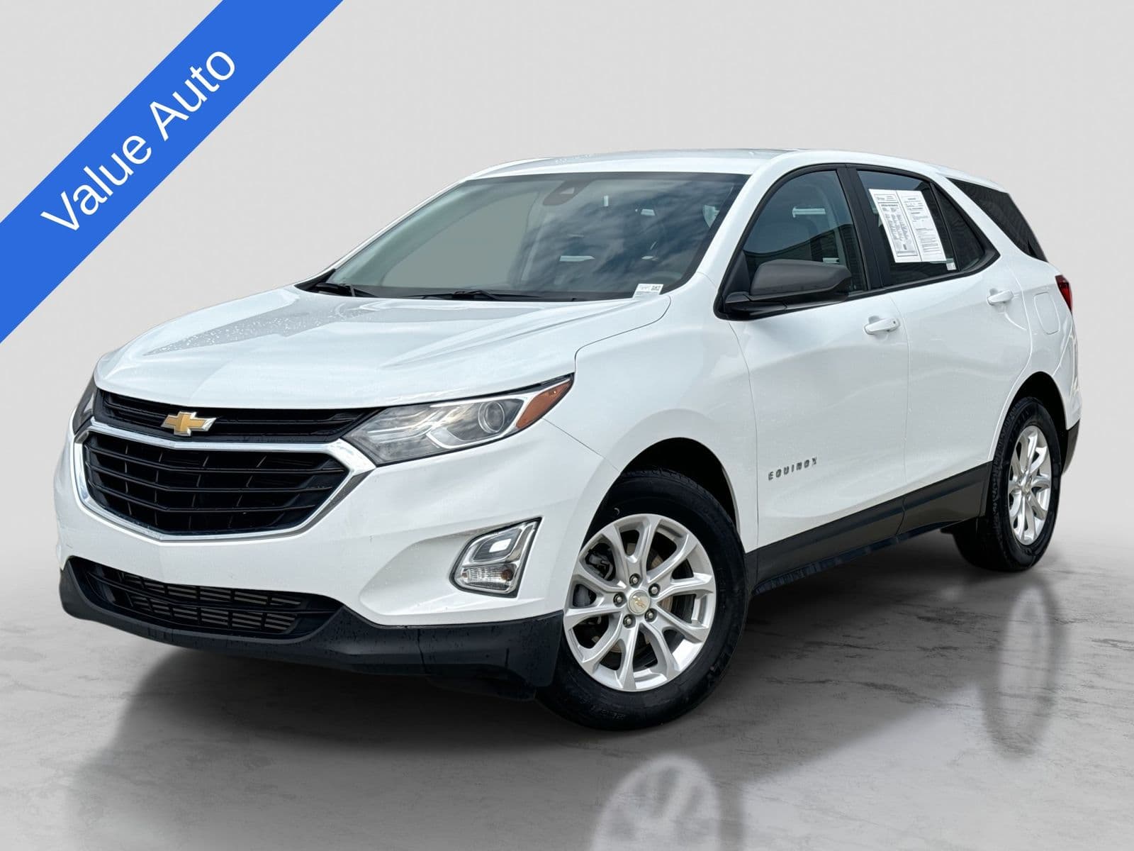 2020 Chevrolet Equinox LS — photo 1 of 36