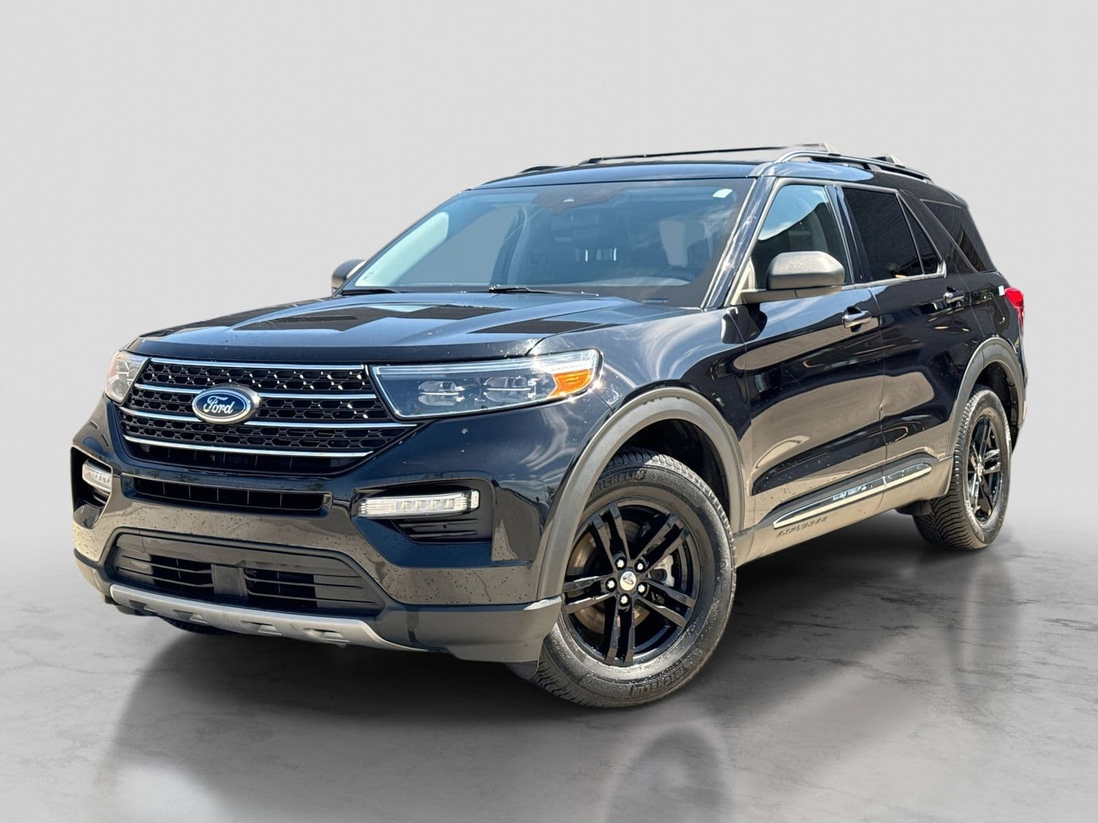 2022 Ford Explorer XLT — photo 1 of 40