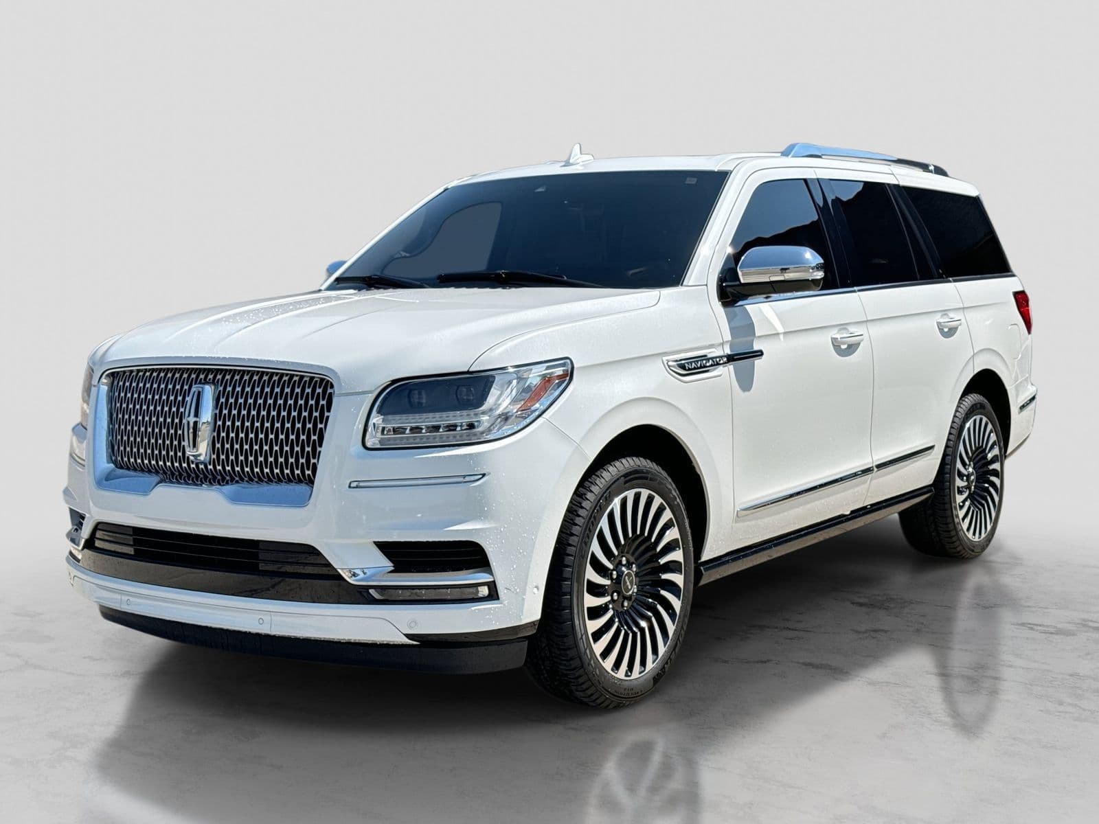 2021 Lincoln Navigator Black Label — photo 1 of 40