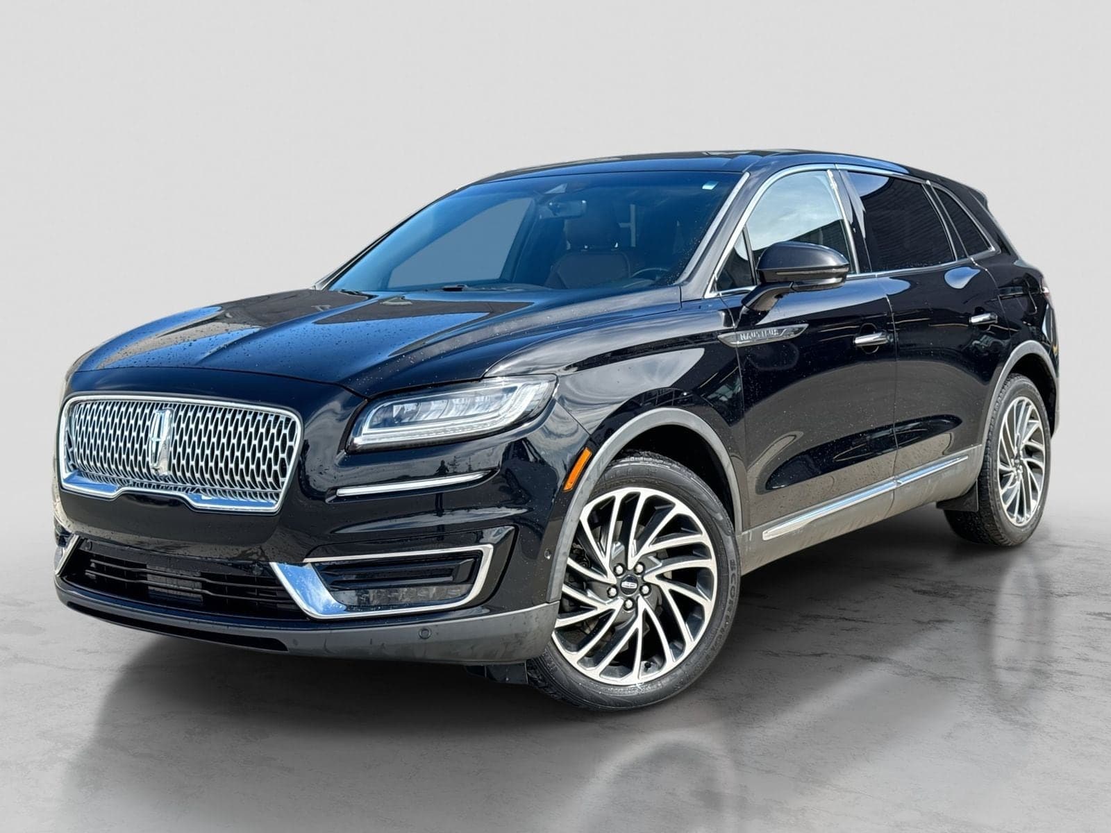 2019 Lincoln Nautilus Reserve — photo 1 of 42