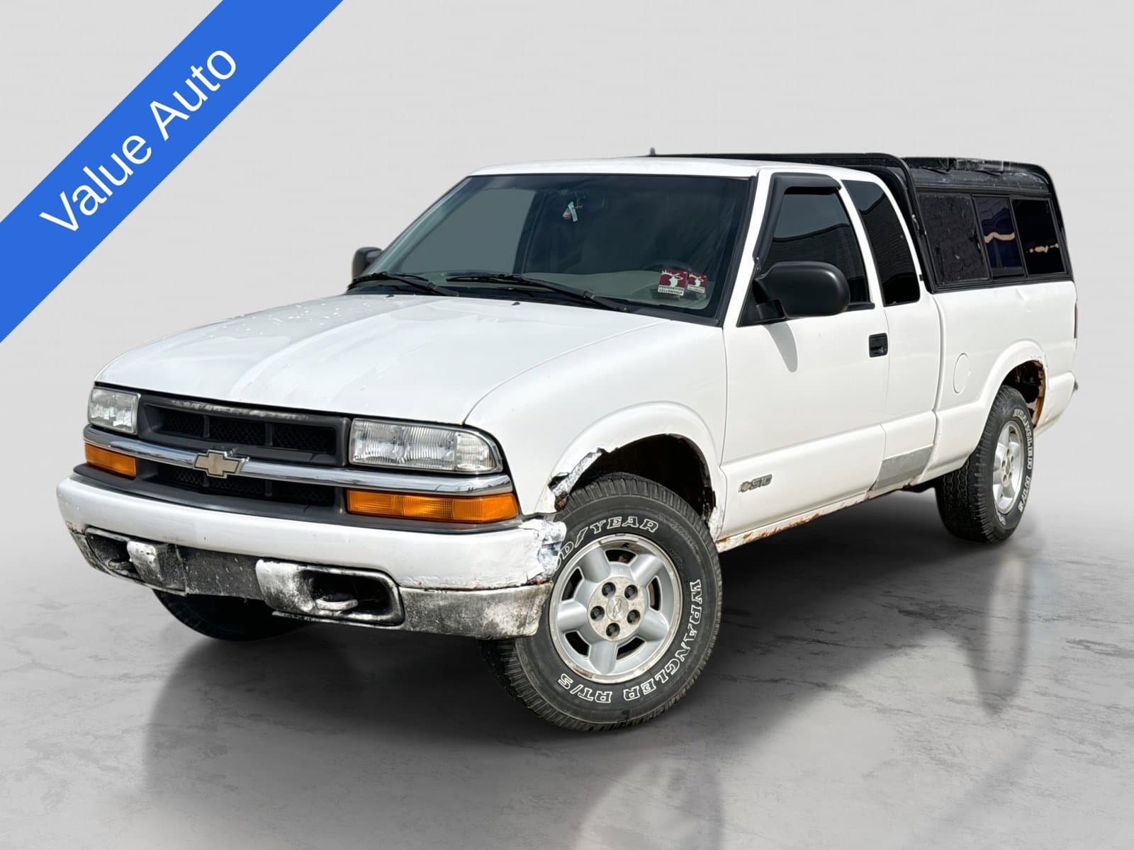 2002 Chevrolet S-10 LS — photo 1 of 16