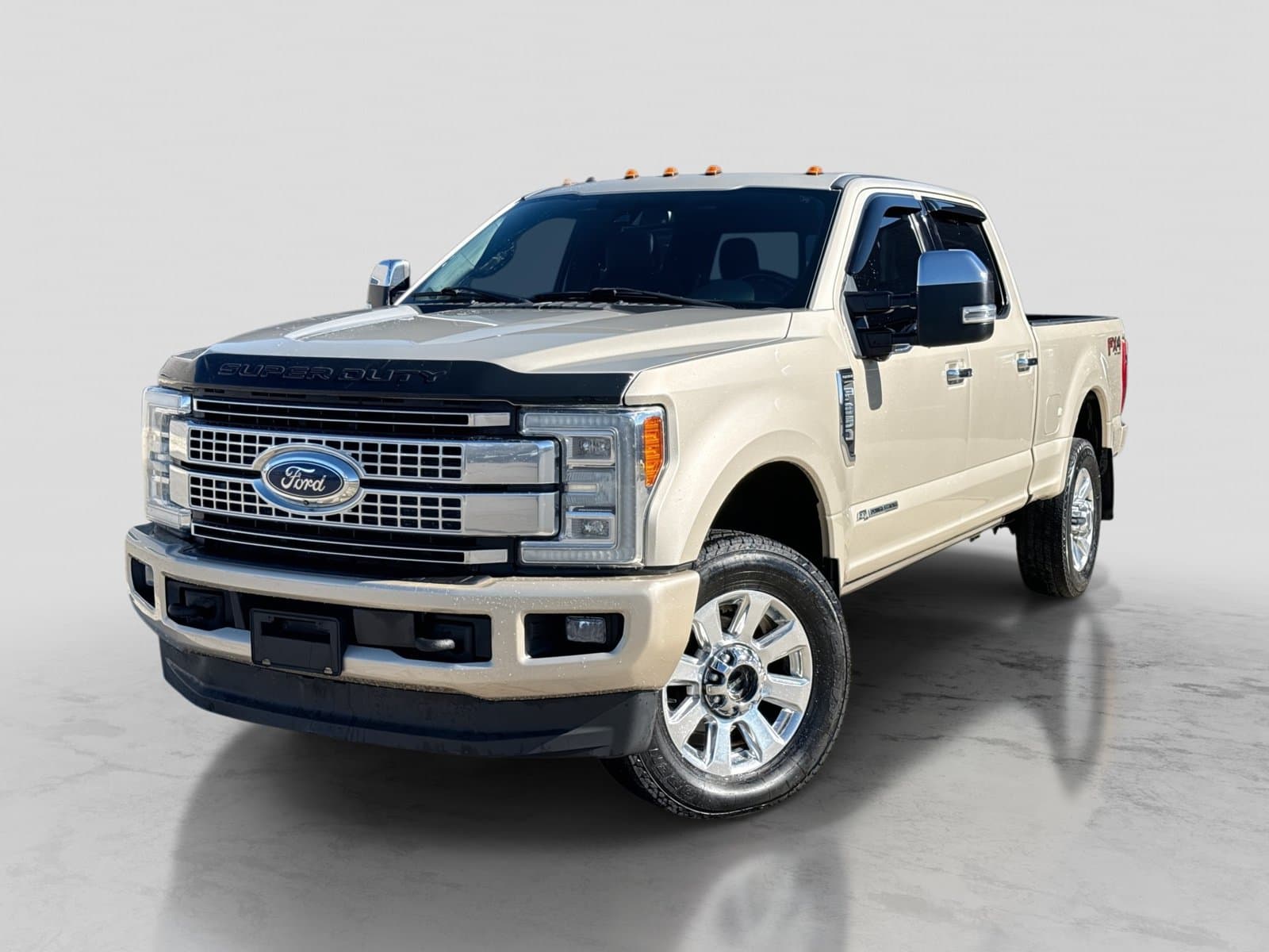 2017 Ford Super Duty F-350 SRW Platinum — photo 1 of 40