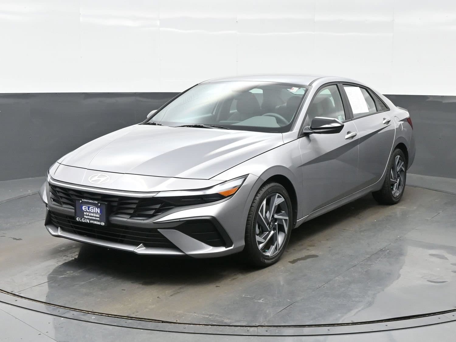 2025 Hyundai Elantra SEL Sport — photo 1 of 39